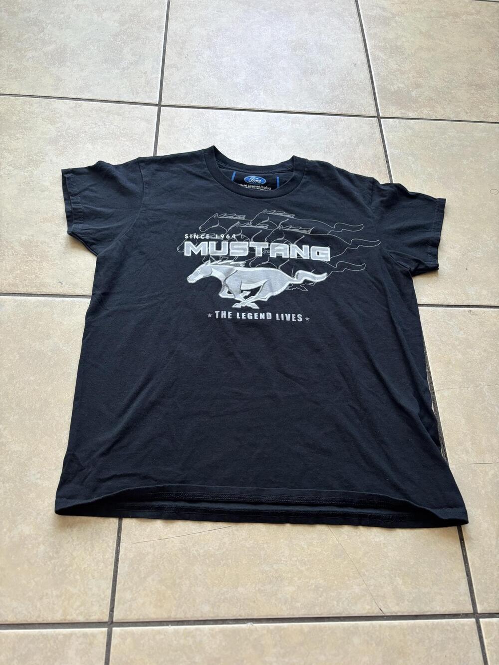 Ford Mustang Shirt Mens Large Black Tagless Graphic Tee T-Shirt Legend Lives